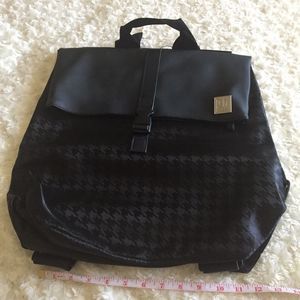 𝅺TANGER backpack NWOT